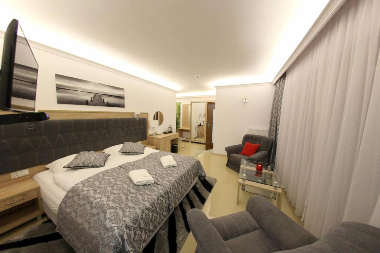 Wichrowe Wzgorze Chmielno Hotel Exterior foto