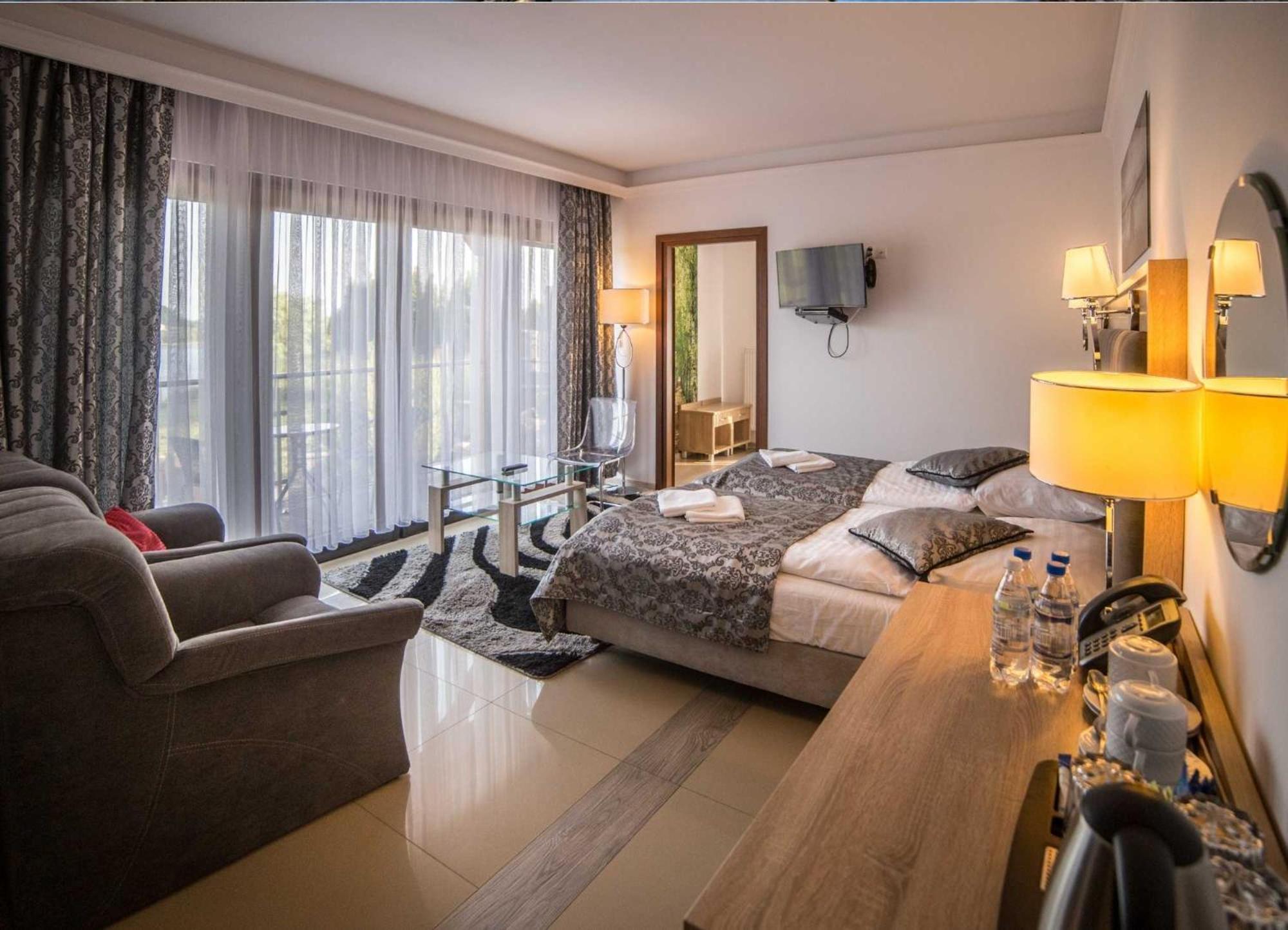 Wichrowe Wzgorze Chmielno Hotel Exterior foto